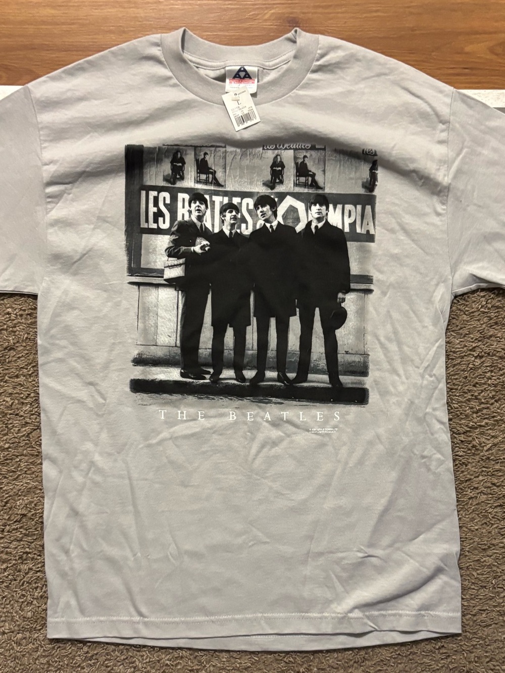The Beatles Graphic NWT Vintage Men’s Lg Graphic Tee Light Gray Crewneck Shirt